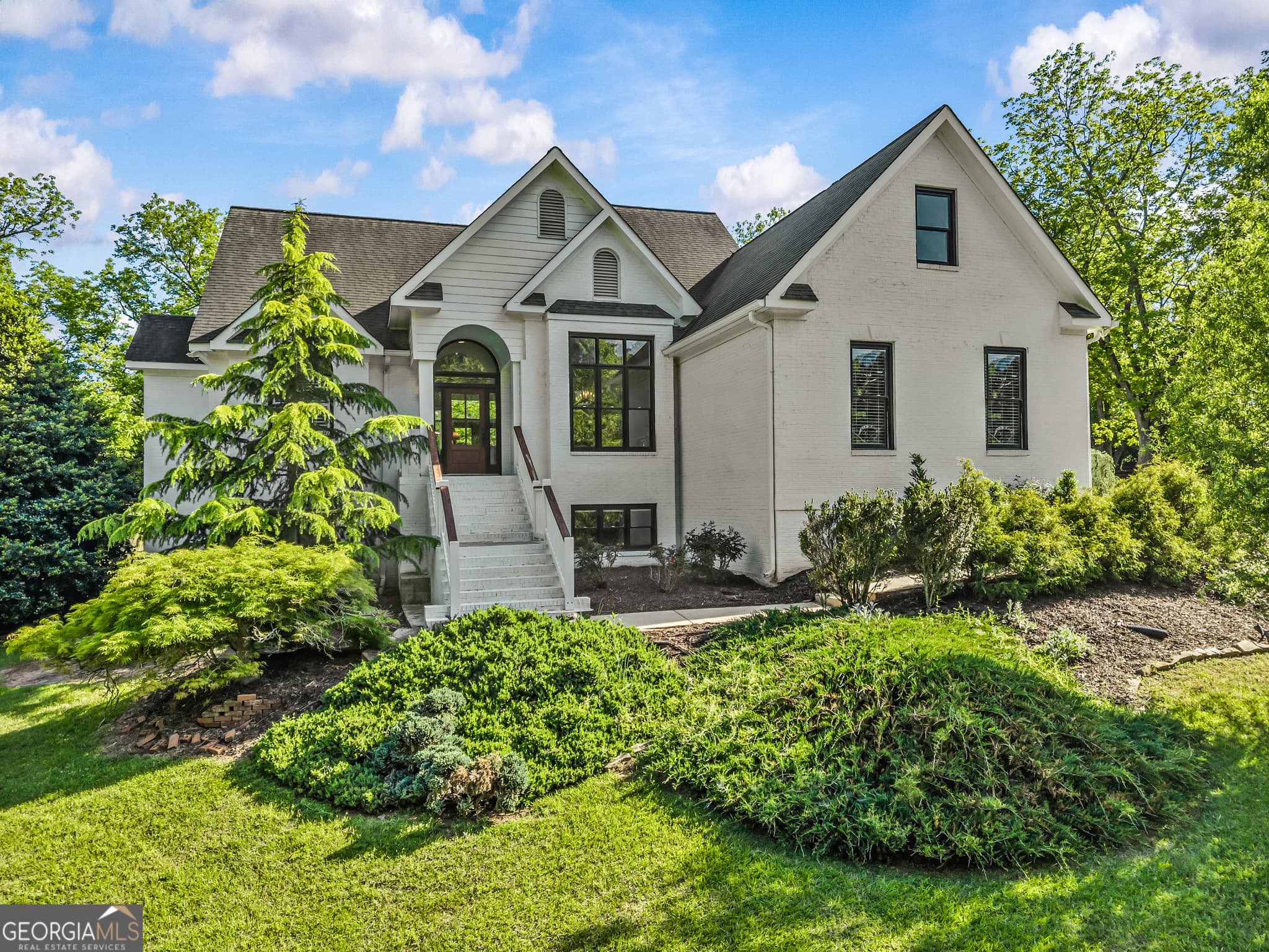 6 bedroom, 5.5 bathroom, 6,626 sq ft single family residence for sale at 1110 Summit Circle, Watkinsville, GA 30677 — photo 4