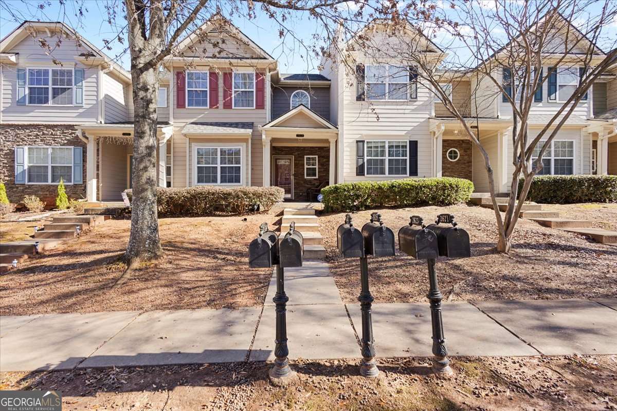 4 bedroom, 2.5 bathroom townhouse for sale at 2629 Cedar Drive, Lawrenceville, GA 30043 — photo 2