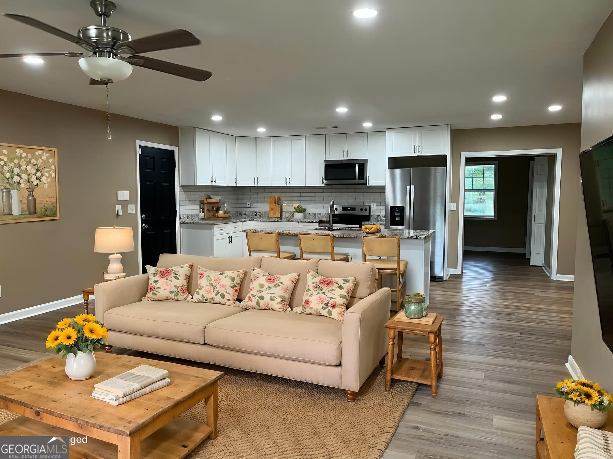 3 bedroom, 2 bathroom, 1,612 sq ft single family residence for sale at 5142 Delray Drive, Columbus, GA 31907 — photo 3