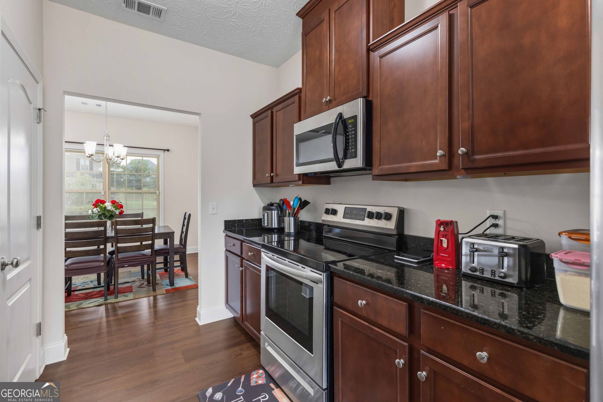 4 bedroom, 2.5 bathroom, 2,184 sq ft single family residence under contract at 5129 Magazine Lane, Columbus, GA 31907 — photo 4
