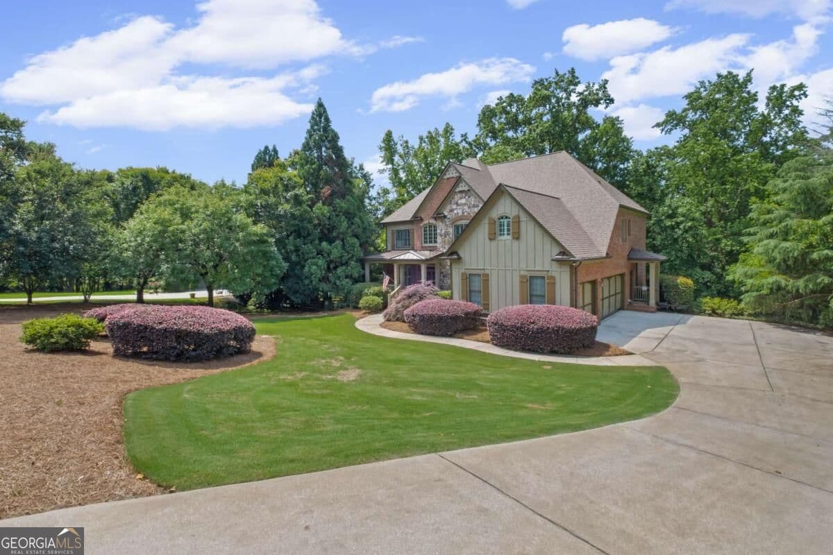 6 bedroom, 5 bathroom, 5,675 sq ft single family residence for sale at 103 Stephens Farm Drive, Canton, GA 30115 — photo 2