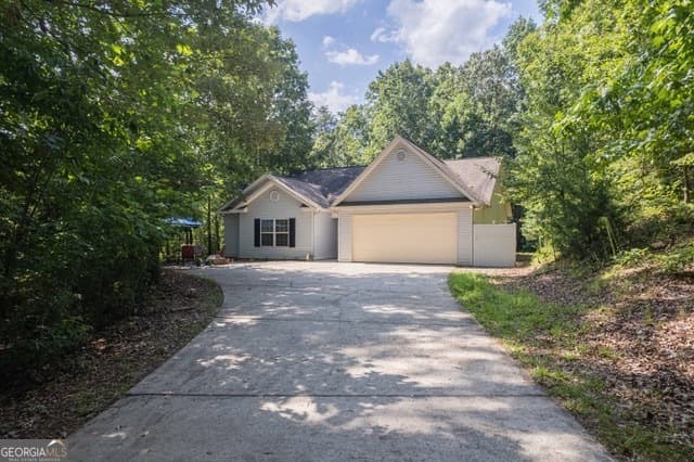 3 bedroom, 2.5 bathroom, 1,702 sq ft single family residence sold at 197 Woodcrest Drive, Clarkesville, GA 30523