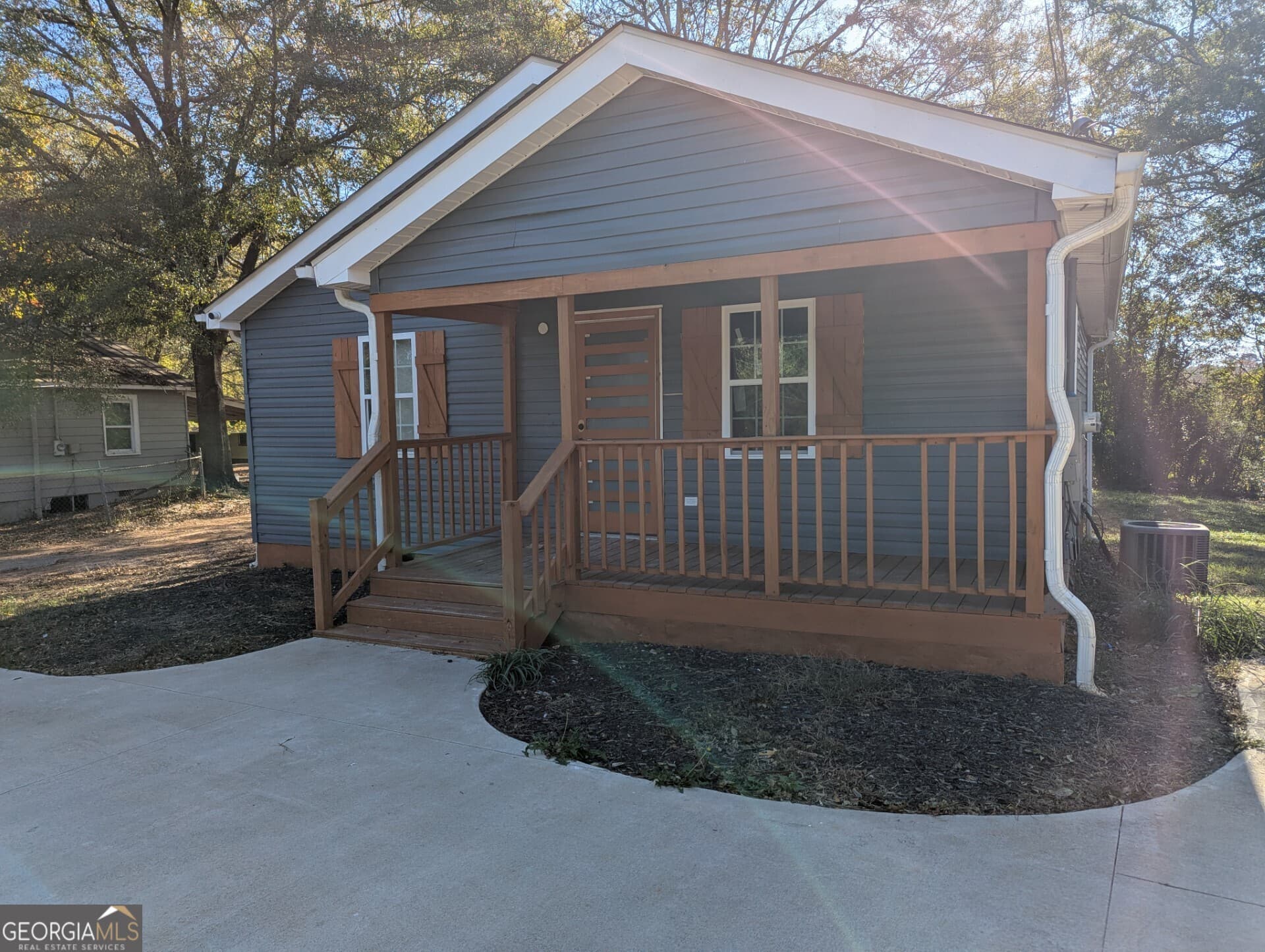 2 bedroom, 1.5 bathroom, 840 sq ft single family residence for sale at 112 Scott Hill Street, Milledgeville, GA 31061