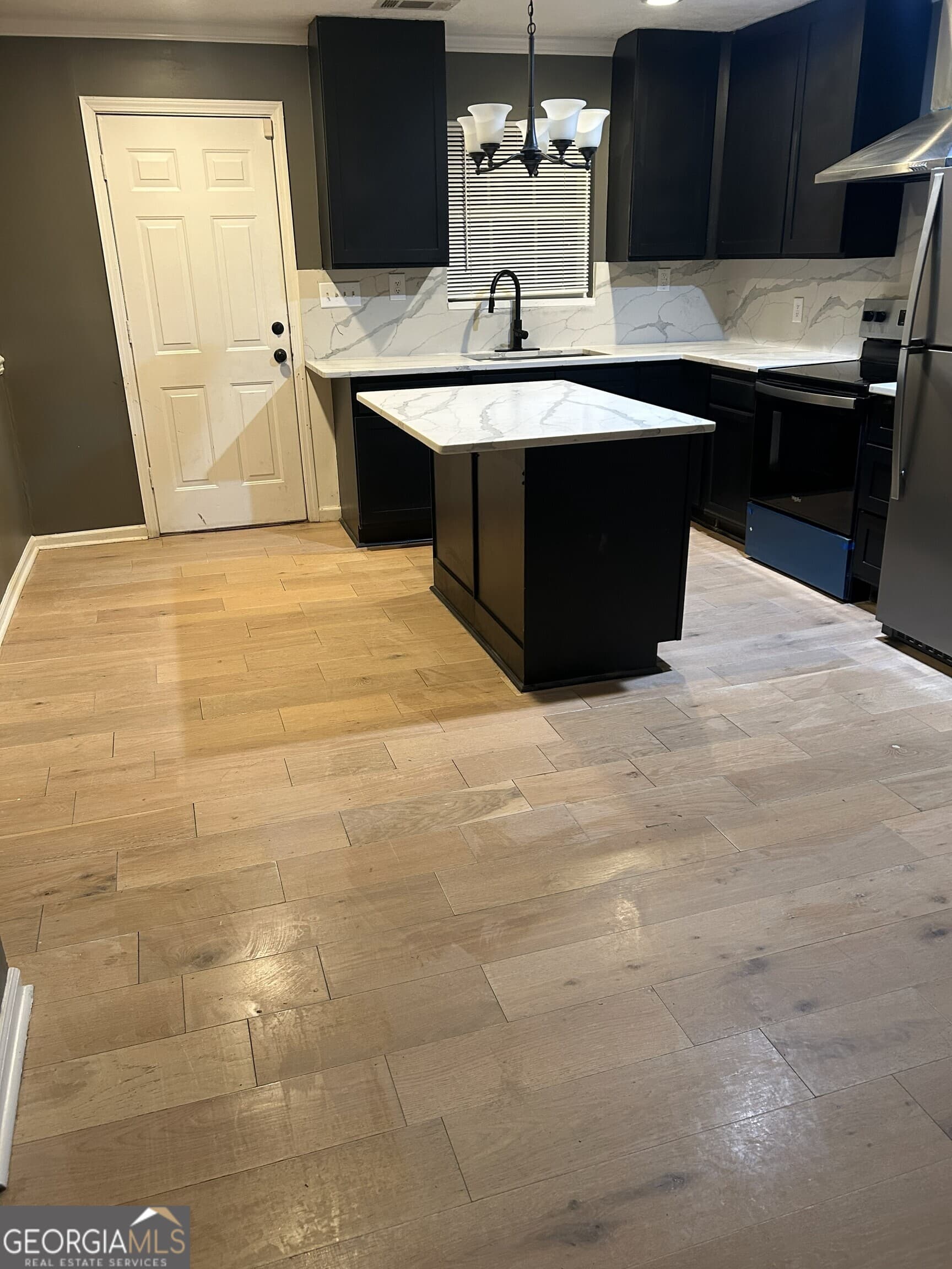 2 bedroom, 1.5 bathroom, 840 sq ft single family residence for sale at 112 Scott Hill Street, Milledgeville, GA 31061 — photo 5