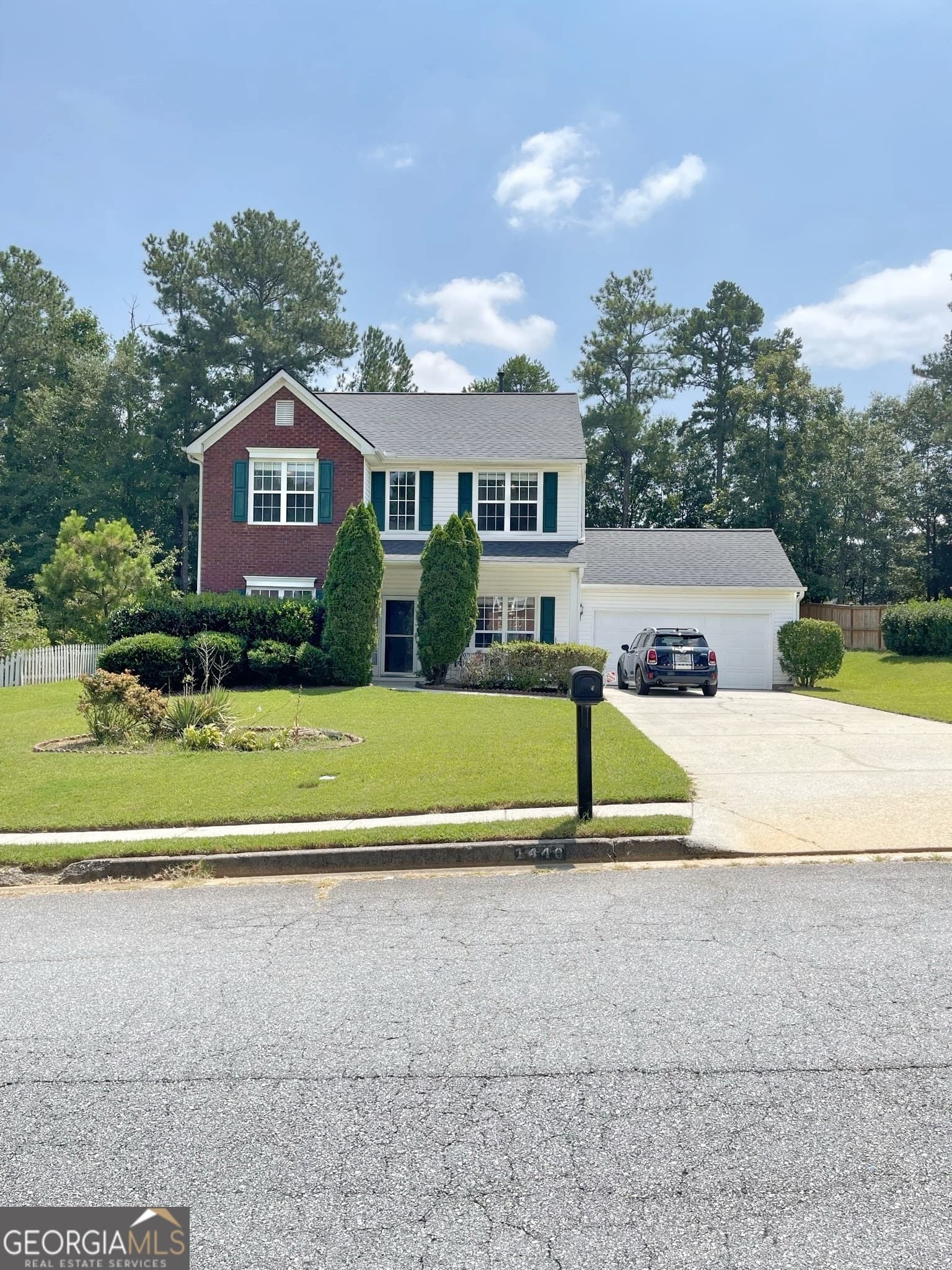 3 bedroom, 3 bathroom, 1,958 sq ft single family residence for rent at 1440 Willow River Run, Grayson, GA 30017 for $1,900 a month — photo 1 of 1
