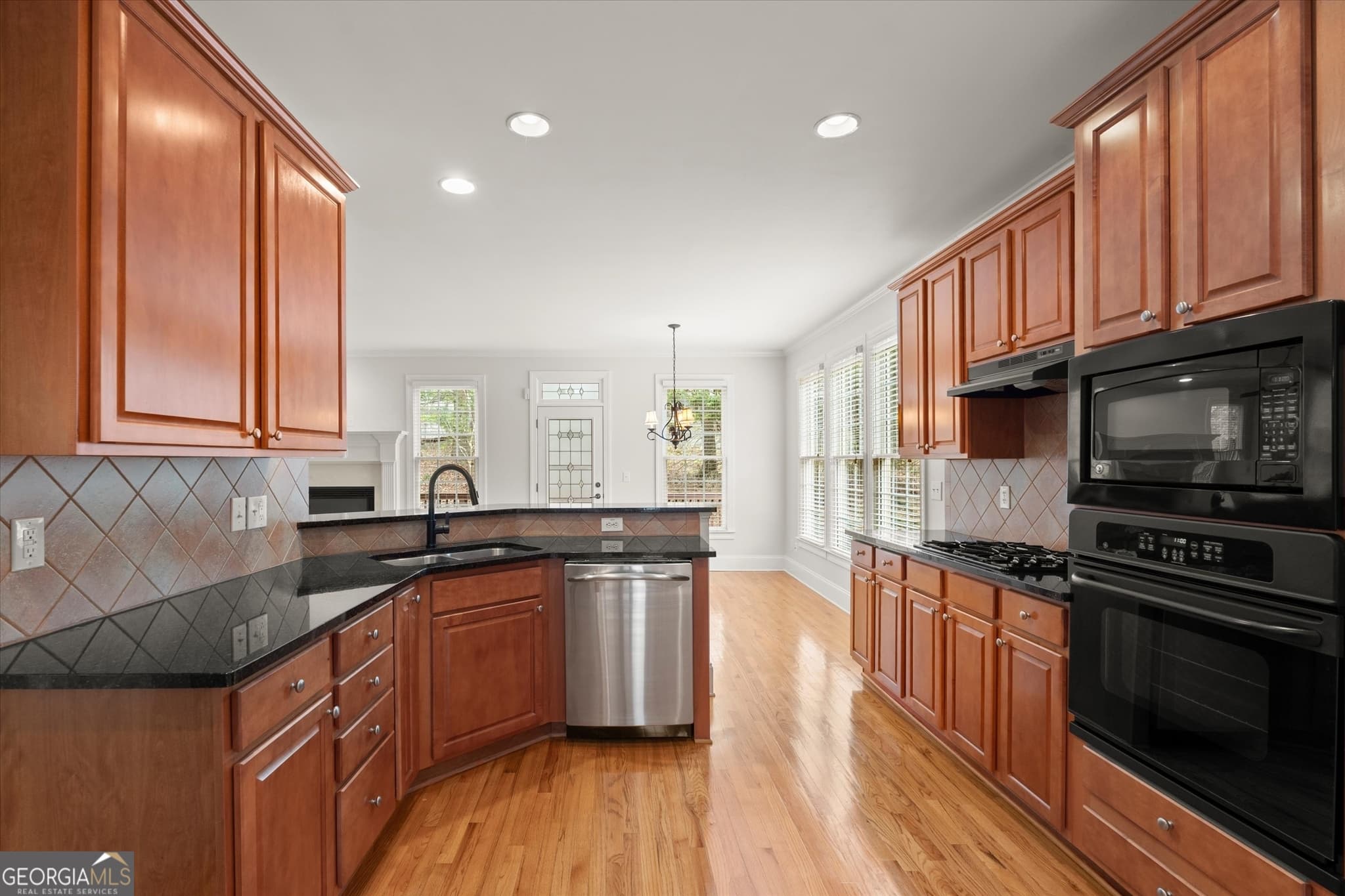 3 bedroom, 3.5 bathroom townhouse for sale at 3022 Gaston Circle 3, Marietta, GA 30067 — photo 9