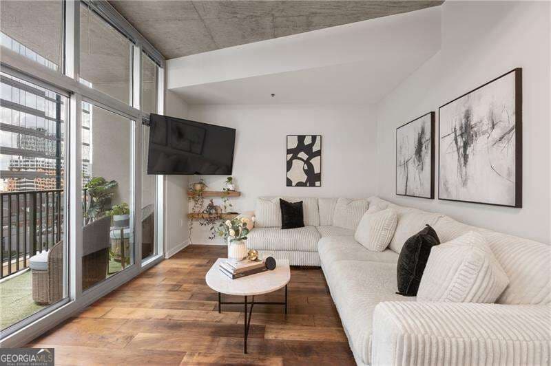 2 bedroom, 1 bathroom, 926 sq ft condominium for sale at 923 Peachtree Street 1221, Atlanta, GA 30309 — photo 9