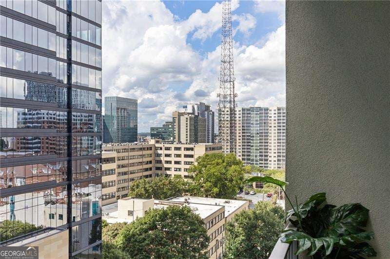 2 bedroom, 1 bathroom, 926 sq ft condominium for sale at 923 Peachtree Street 1221, Atlanta, GA 30309 — photo 8