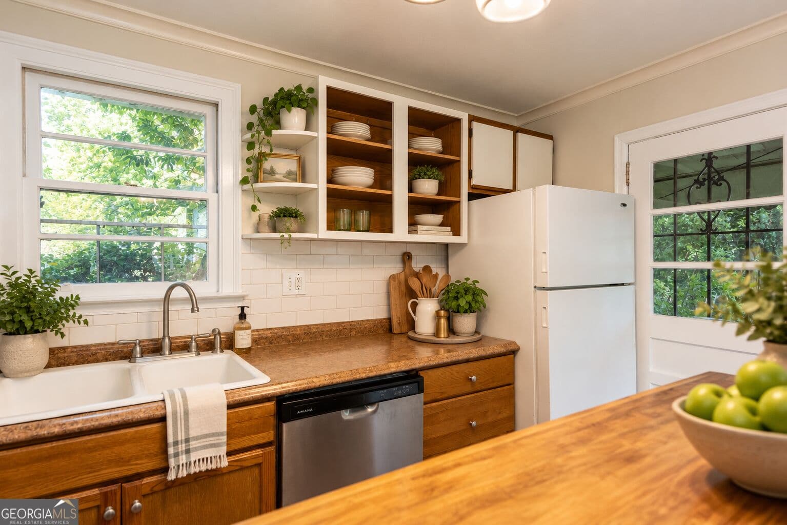 2 bedroom, 1 bathroom, 800 sq ft single family residence for rent at 1318 Elizabeth Lane B - REAR, East Point, GA 30344 for $1,295 a month — photo 7