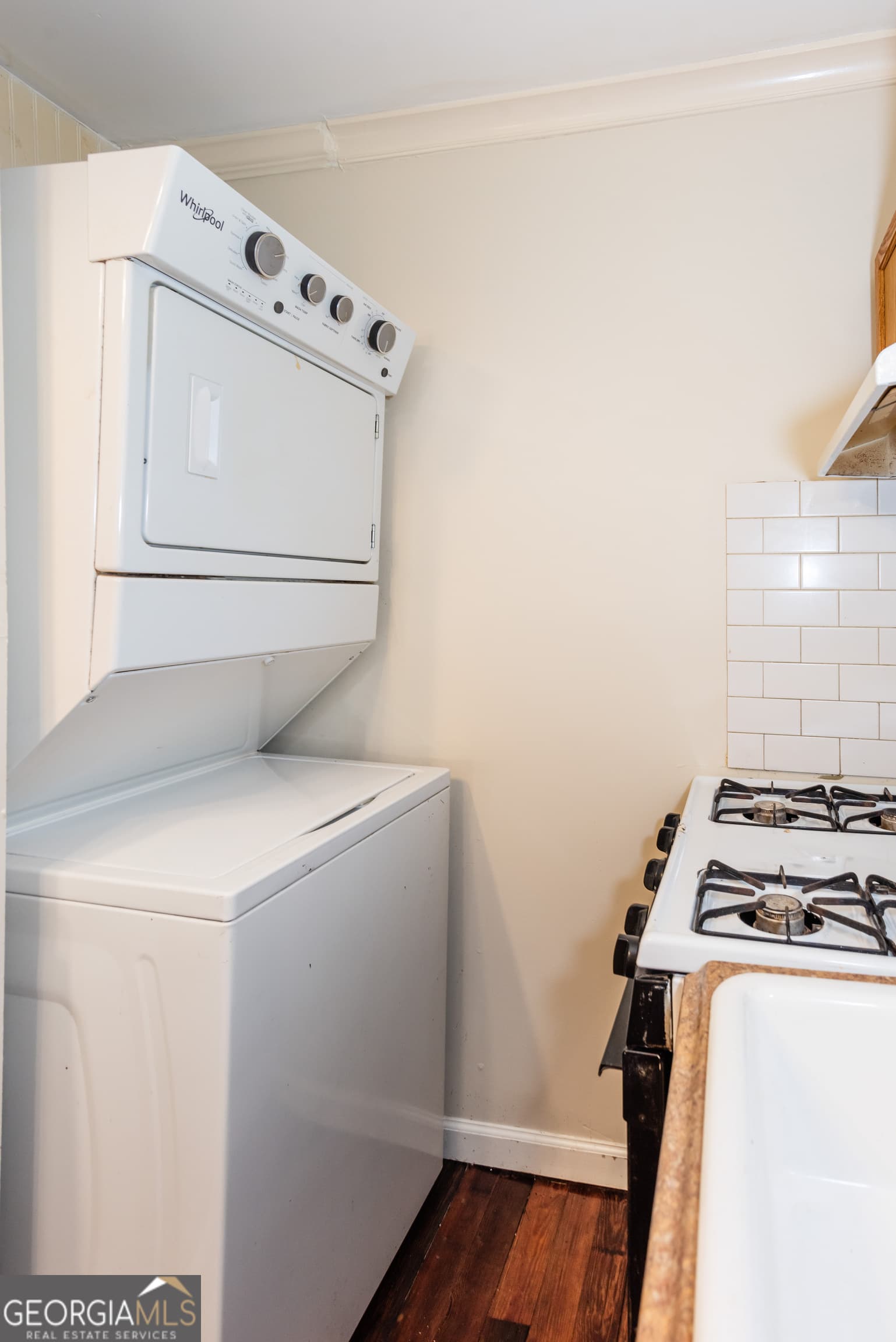 2 bedroom, 1 bathroom, 800 sq ft single family residence for rent at 1318 Elizabeth Lane B - REAR, East Point, GA 30344 for $1,295 a month — photo 10