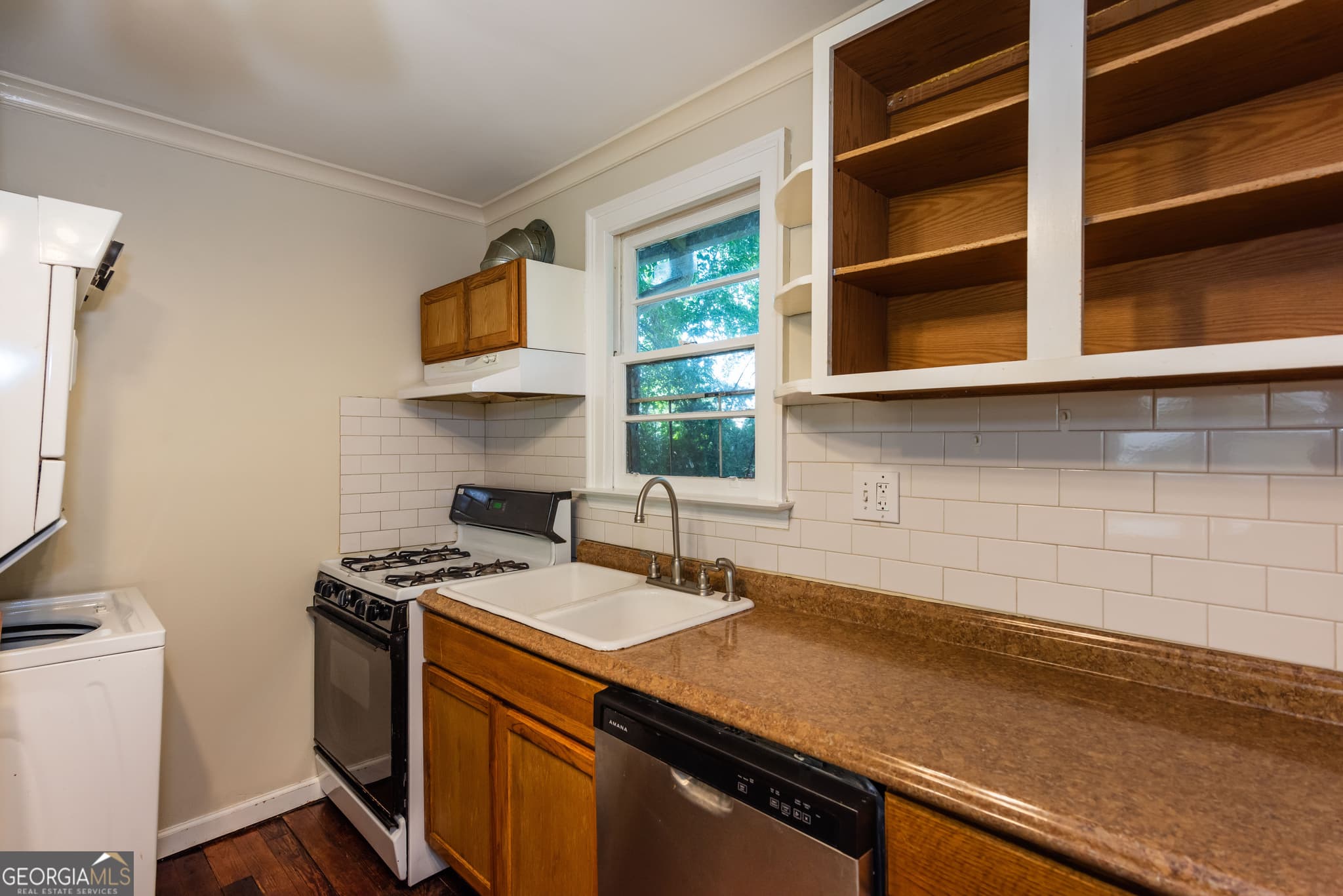 2 bedroom, 1 bathroom, 800 sq ft single family residence for rent at 1318 Elizabeth Lane B - REAR, East Point, GA 30344 for $1,295 a month — photo 8
