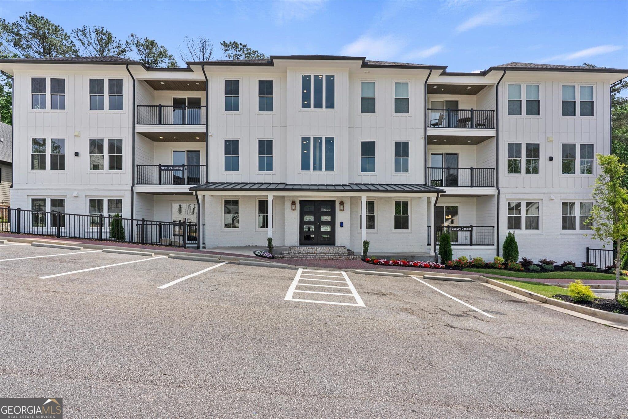 2 bedroom, 2.5 bathroom, 1,540 sq ft condominium for sale at 1050 Blair Lane 304, Peachtree City, GA 30269 — photo 2