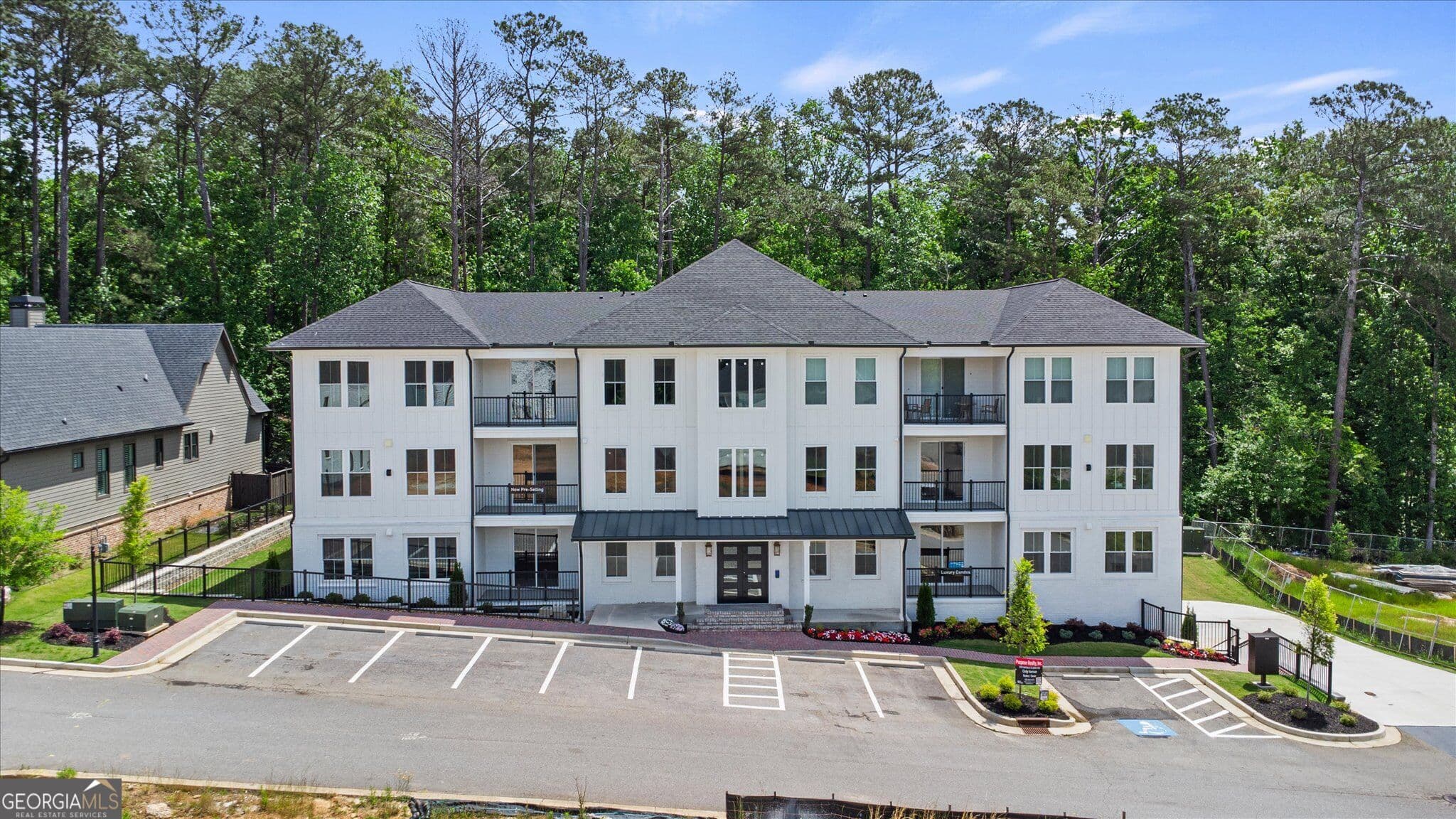 2 bedroom, 2.5 bathroom, 1,540 sq ft condominium for sale at 1050 Blair Lane 304, Peachtree City, GA 30269 — photo 3