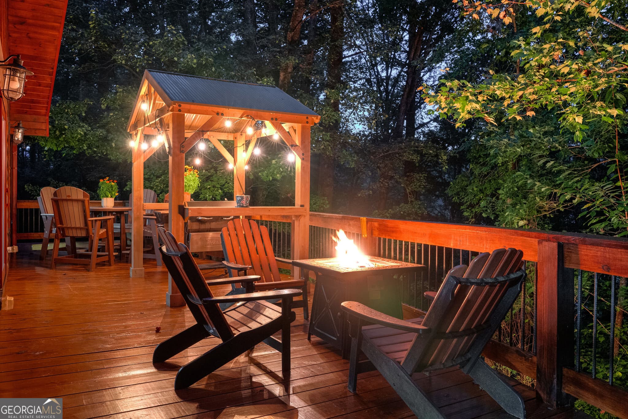 4 bedroom, 3 bathroom, 3,479 sq ft cabin,single family residence for sale at 284 Major Ridge Road, Blue Ridge, GA 30513 — photo 6