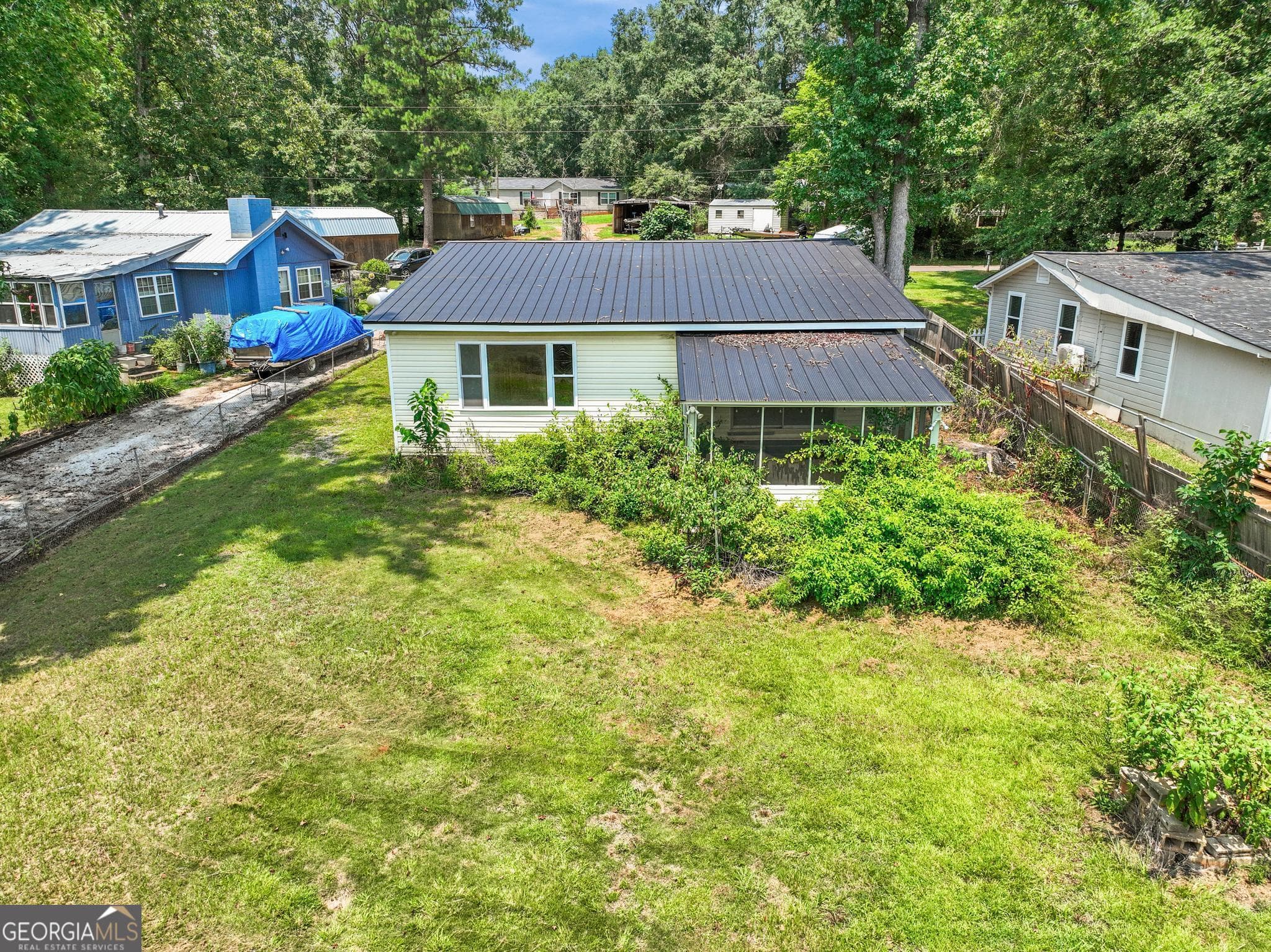 3 bedroom, 2 bathroom, 1,482 sq ft single family residence for sale at 178 Southern Shores Road, Jackson, GA 30233 — photo 2