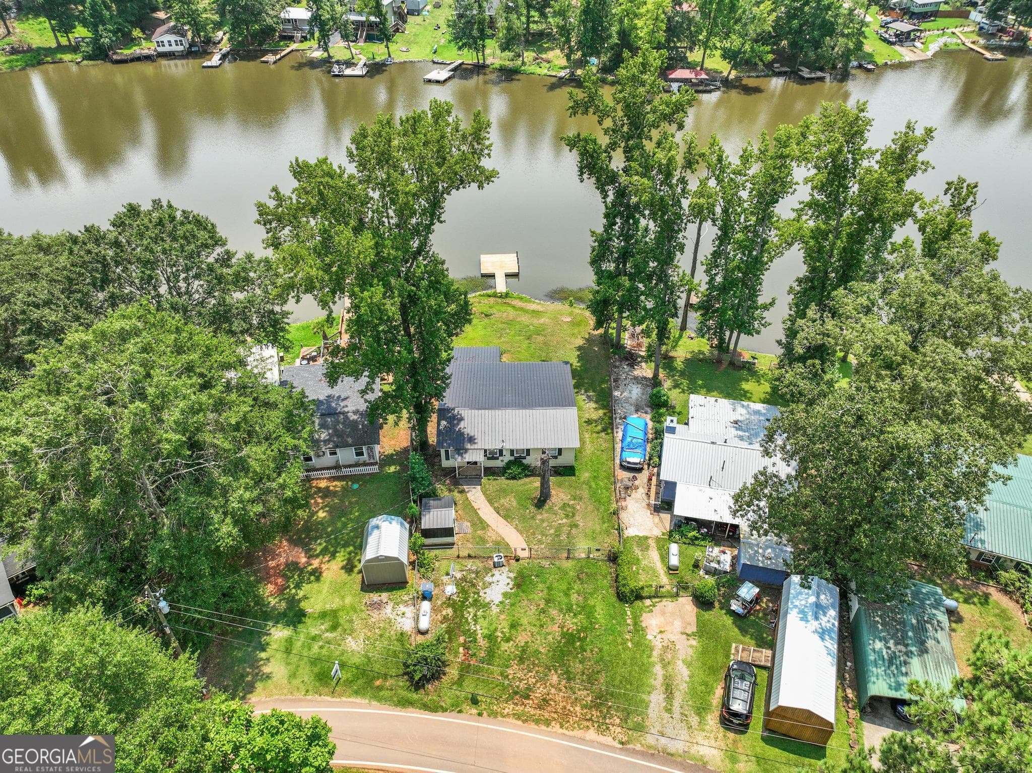 3 bedroom, 2 bathroom, 1,482 sq ft single family residence for sale at 178 Southern Shores Road, Jackson, GA 30233 — photo 3