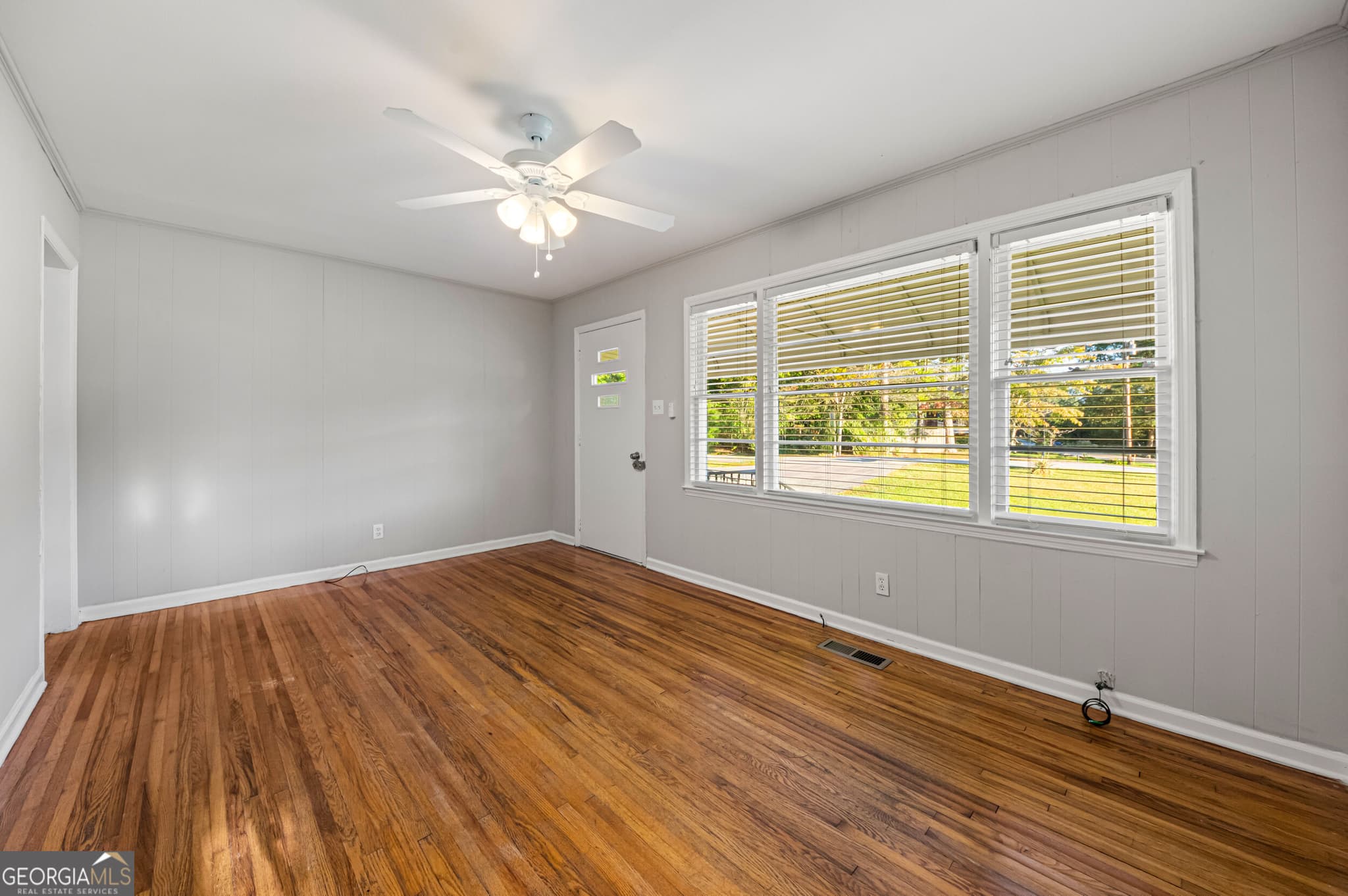 2 bedroom, 1 bathroom, 988 sq ft single family residence for sale at 254 Bellvue Drive, Toccoa, GA 30577 — photo 4