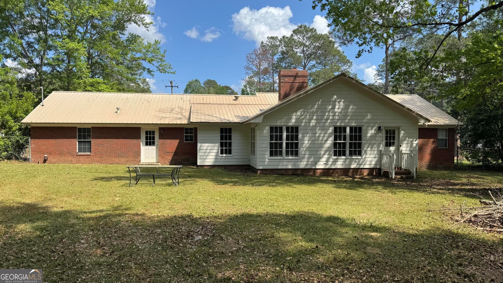4 bedroom, 2.5 bathroom, 2,508 sq ft single family residence for sale at 355 Summerhill Road, Thomasville, GA 31757 — photo 2