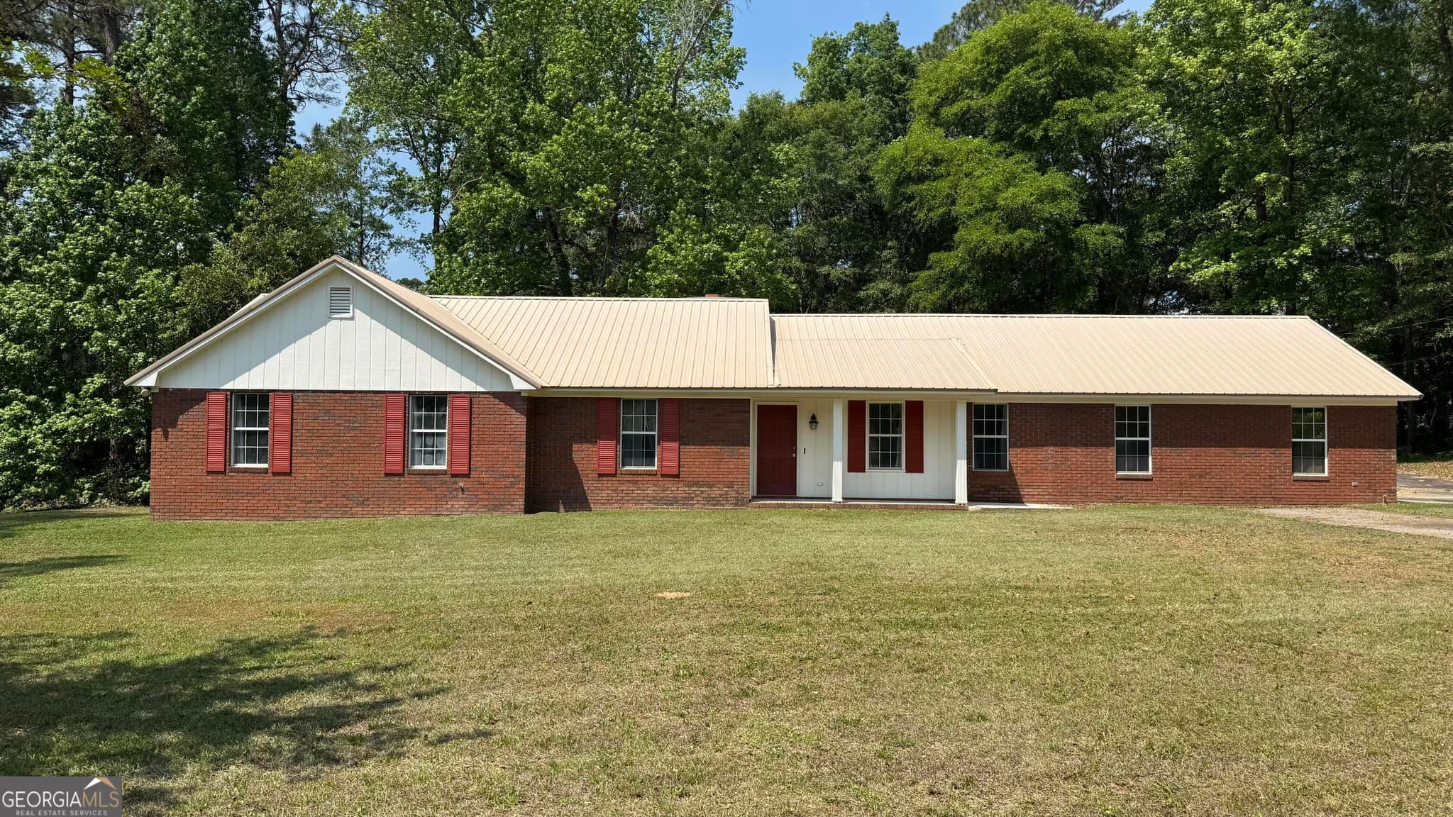 4 bedroom, 2.5 bathroom, 2,508 sq ft single family residence for sale at 355 Summerhill Road, Thomasville, GA 31757
