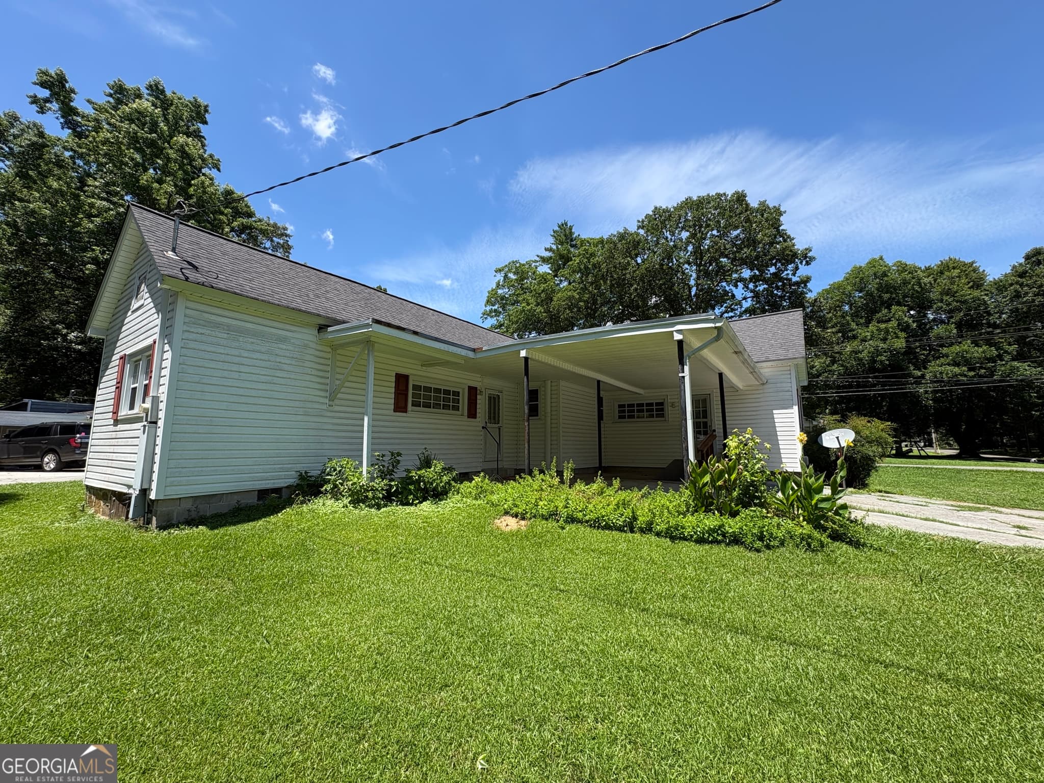 3 bedroom, 2 bathroom, 1,255 sq ft single family residence for sale at 208 Warthen Street, Lafayette, GA 30728 — photo 3