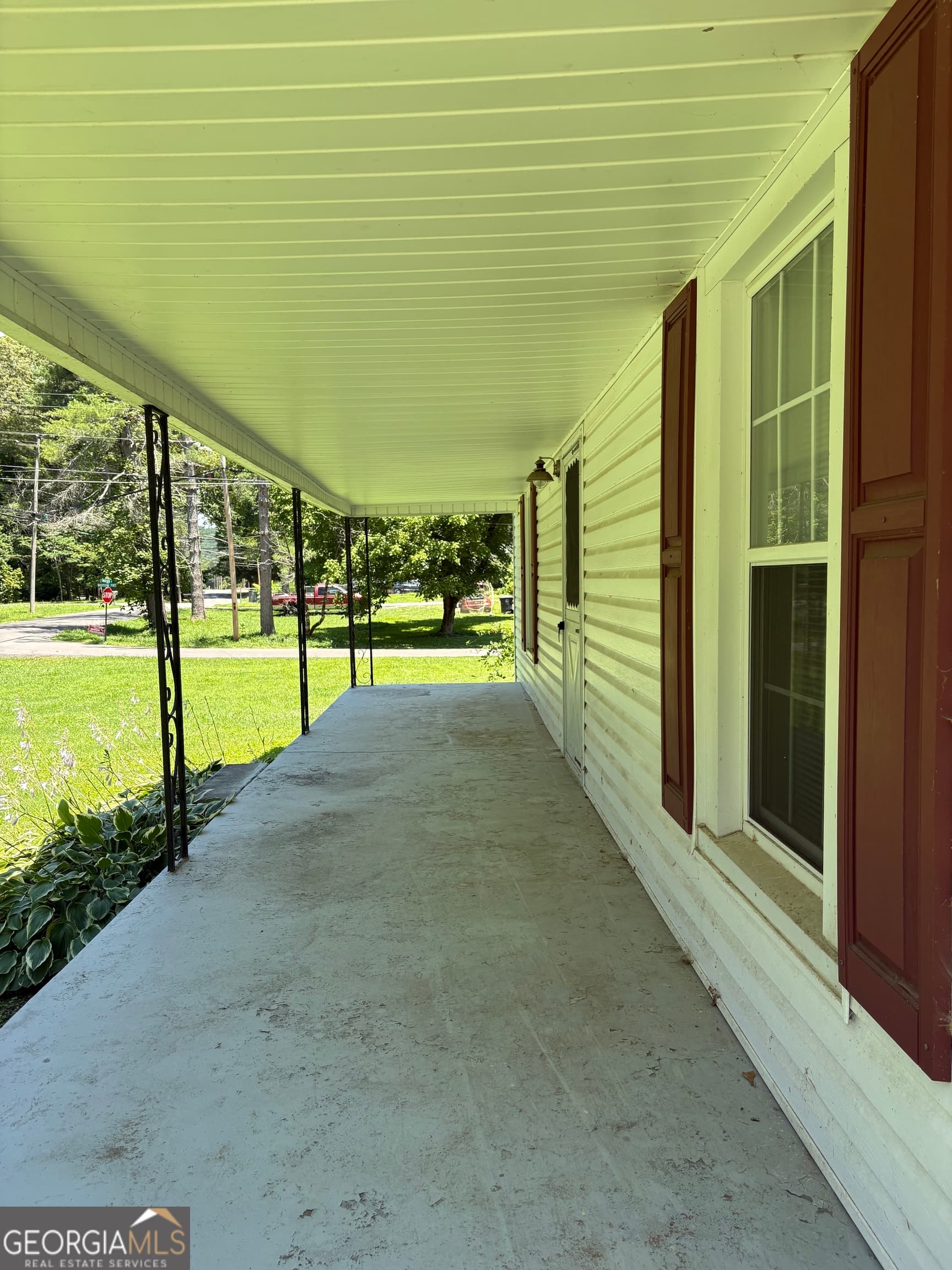 3 bedroom, 2 bathroom, 1,255 sq ft single family residence for sale at 208 Warthen Street, Lafayette, GA 30728 — photo 5