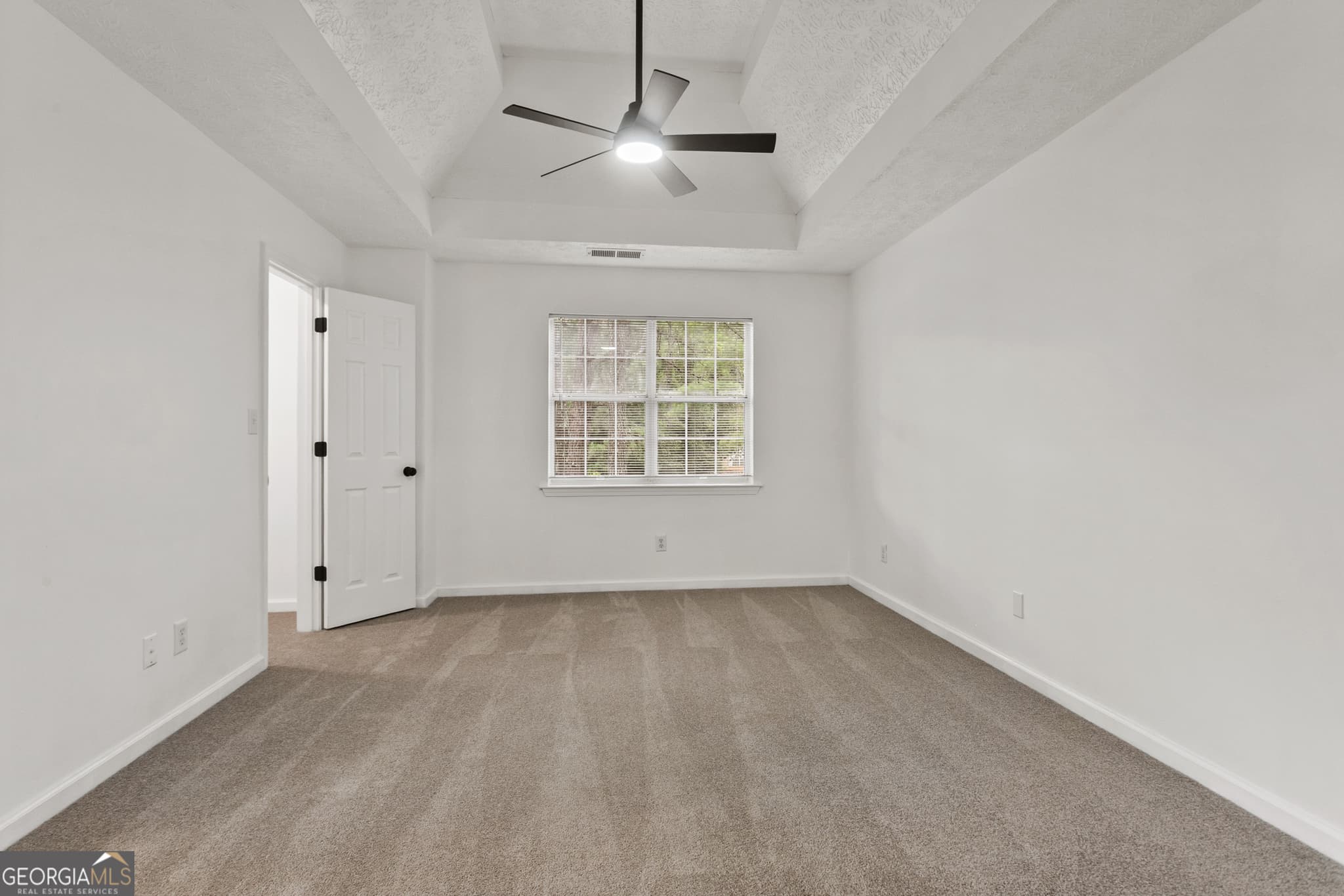 3 bedroom, 2.5 bathroom, 1,614 sq ft single family residence for sale at 164 Bradford Station Drive, Sharpsburg, GA 30277 — photo 9