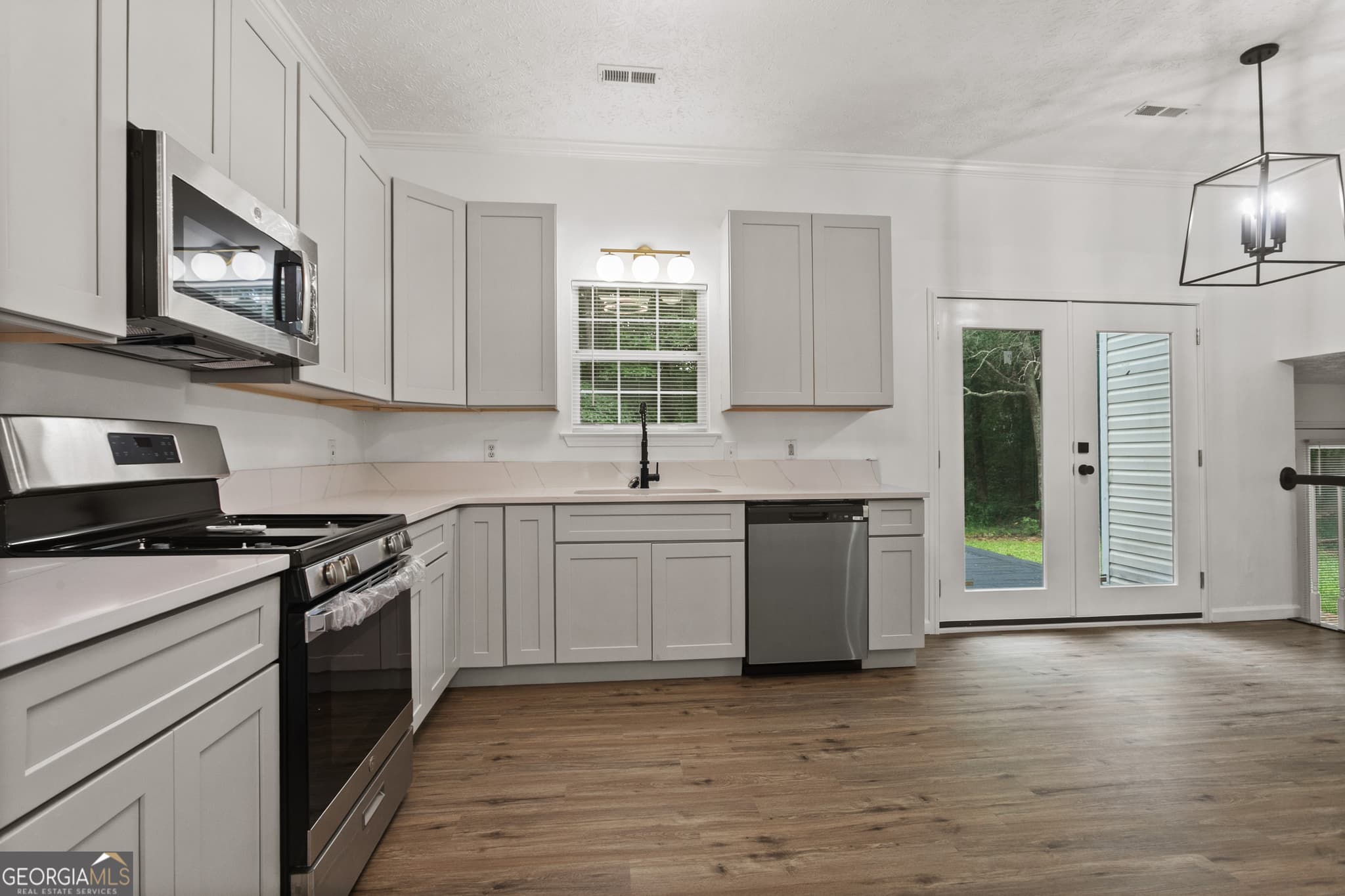 3 bedroom, 2.5 bathroom, 1,614 sq ft single family residence for sale at 164 Bradford Station Drive, Sharpsburg, GA 30277 — photo 4