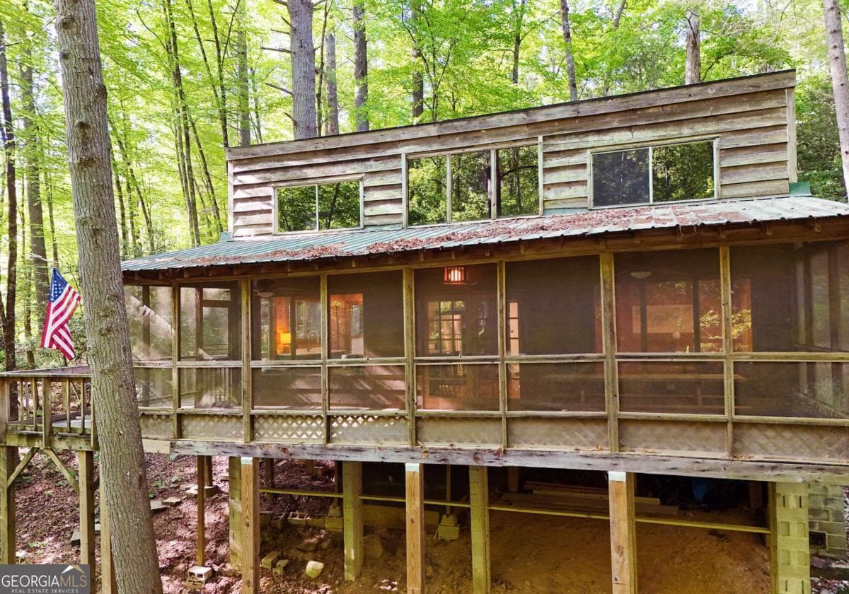 2 bedroom, 1 bathroom, 1,208 sq ft cabin,single family residence for sale at 214 Sourwood Drive, Blue Ridge, GA 30513 — photo 5