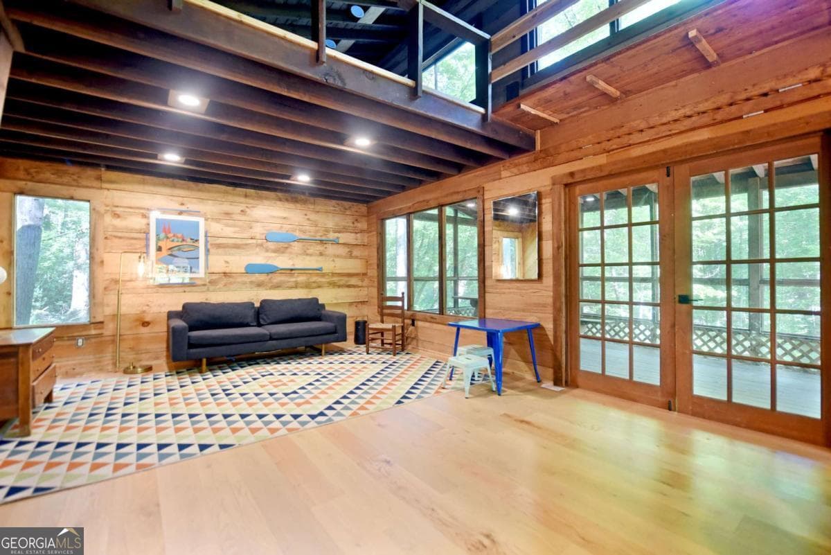 2 bedroom, 1 bathroom, 1,208 sq ft cabin,single family residence for sale at 214 Sourwood Drive, Blue Ridge, GA 30513 — photo 9