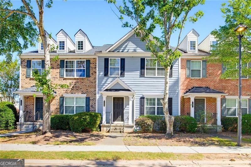 3 bedroom, 2.5 bathroom, 1,870 sq ft townhouse for sale at 720 Breeze Lane, Woodstock, GA 30188 — photo 2