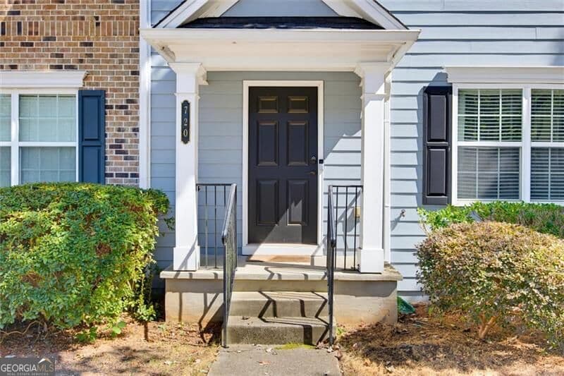 3 bedroom, 2.5 bathroom, 1,870 sq ft townhouse for sale at 720 Breeze Lane, Woodstock, GA 30188 — photo 4