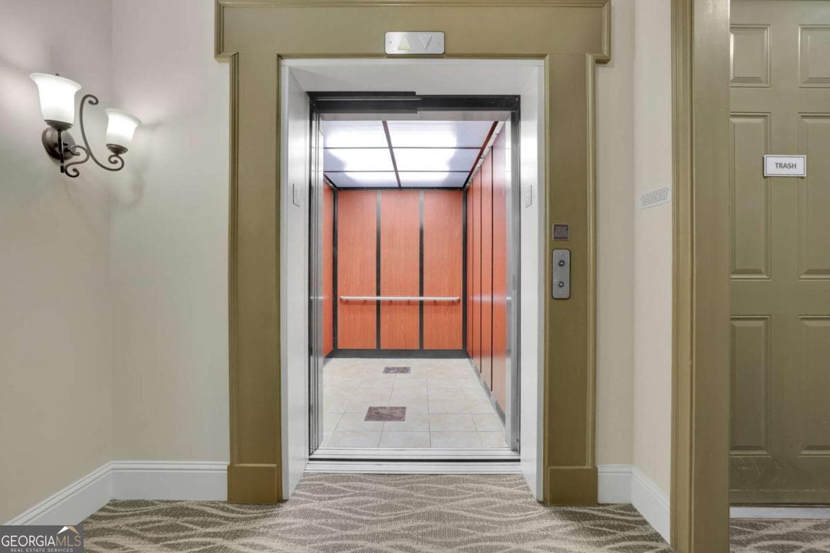 1 bedroom, 1 bathroom, 950 sq ft condominium for sale at 2300 Peachford Road 4204, Atlanta, GA 30338 — photo 4