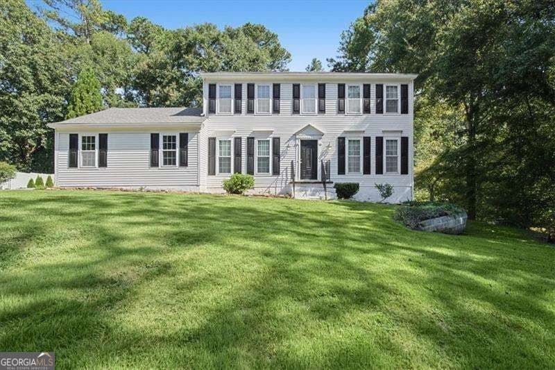 4 bedroom, 2.5 bathroom single family residence for rent at 4921 Heritage Trace Court, Marietta, GA 30062 for $3,000 a month — photo 4