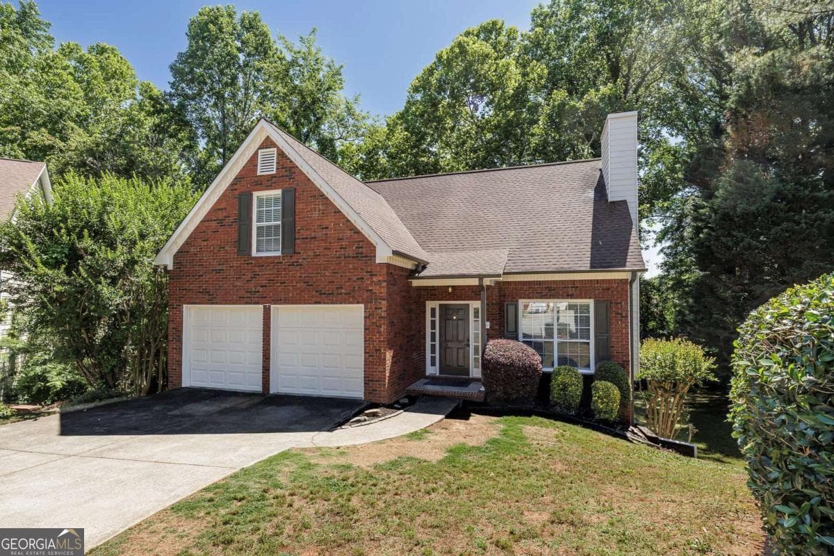 3 bedroom, 2.5 bathroom, 1,955 sq ft single family residence for sale at 4704 Vineyard Court, Smyrna, GA 30082 — photo 1 of 37