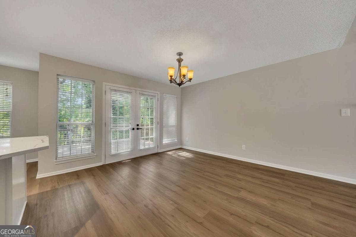 3 bedroom, 2.5 bathroom, 1,955 sq ft single family residence for sale at 4704 Vineyard Court, Smyrna, GA 30082 — photo 5
