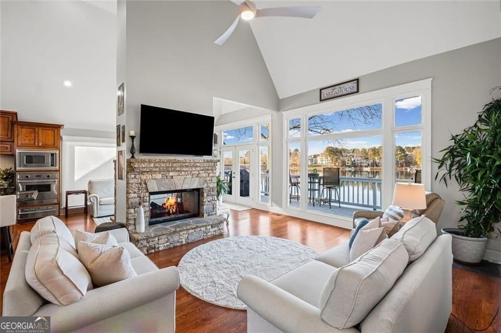 3 bedroom, 3.5 bathroom, 3,620 sq ft single family residence for sale at 6425 Spinnaker Lane, Alpharetta, GA 30005 — photo 6