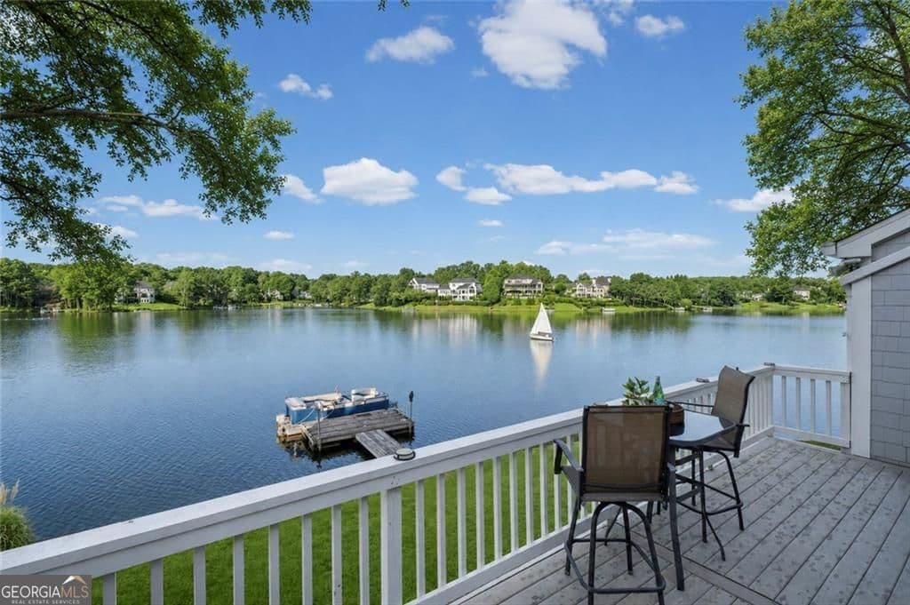 3 bedroom, 3.5 bathroom, 3,620 sq ft single family residence for sale at 6425 Spinnaker Lane, Alpharetta, GA 30005 — photo 9