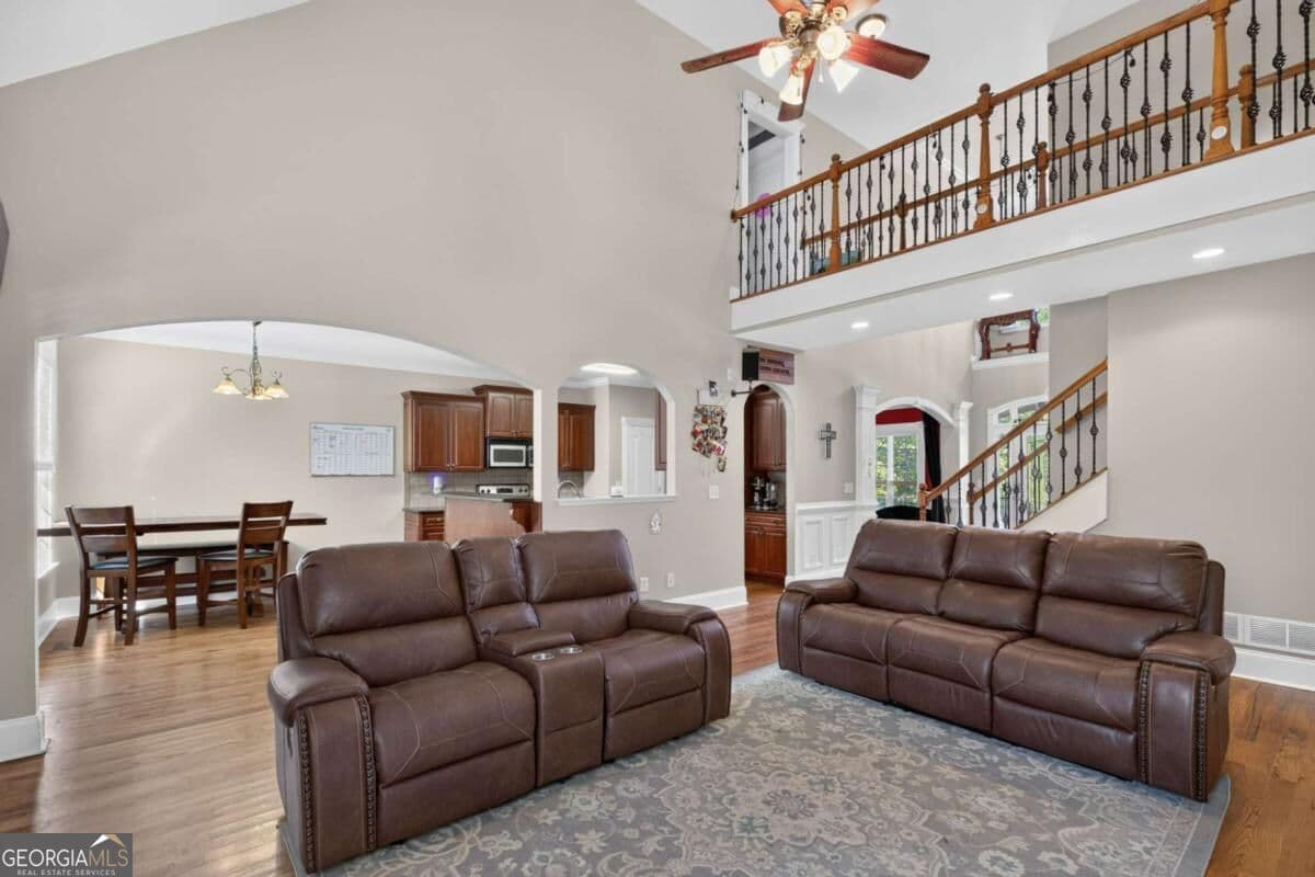 4 bedroom, 3.5 bathroom, 2,658 sq ft single family residence for sale at 109 W Lake Boulevard, Carrollton, GA 30116 — photo 7