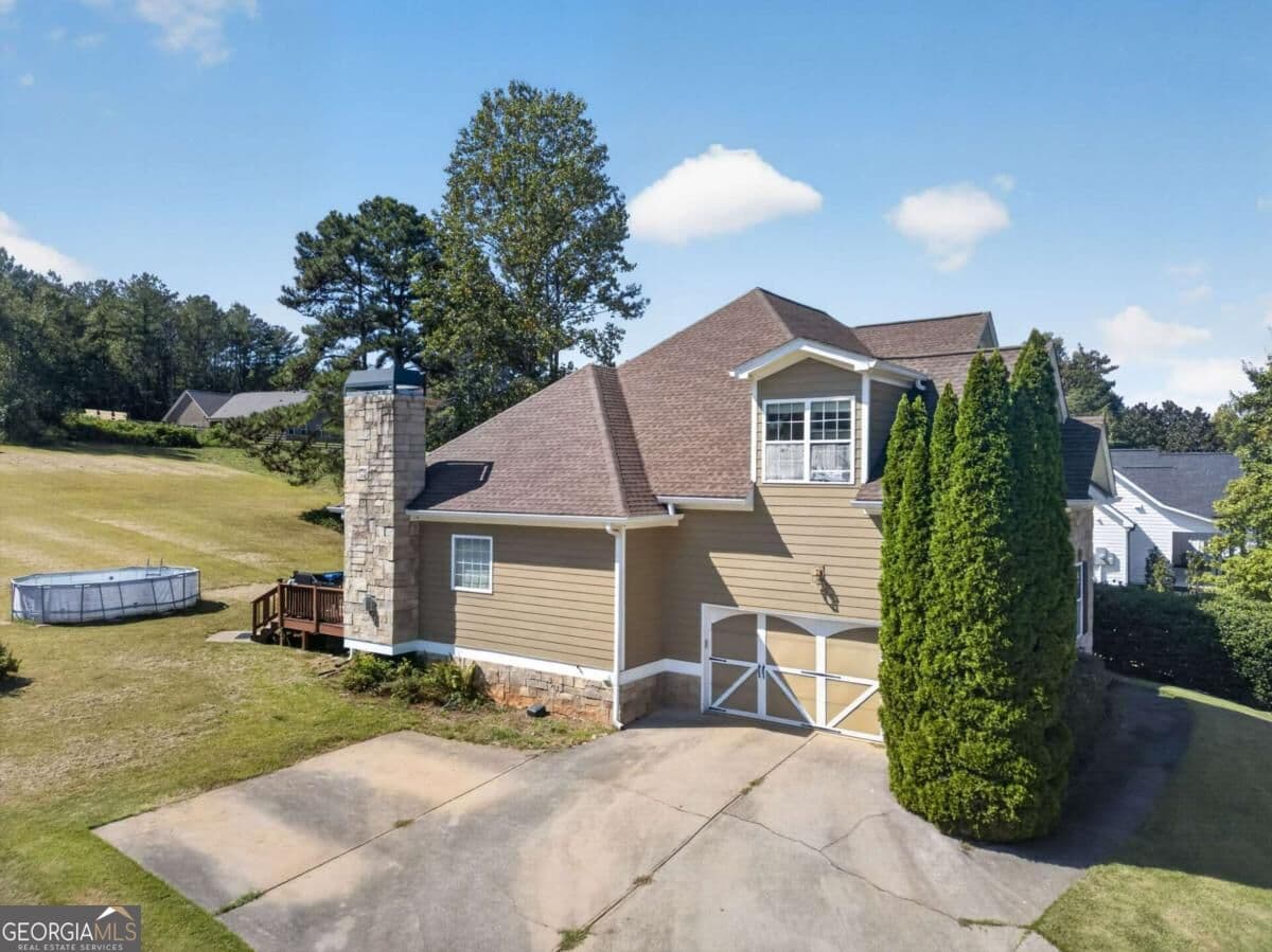 4 bedroom, 3.5 bathroom, 2,658 sq ft single family residence for sale at 109 W Lake Boulevard, Carrollton, GA 30116 — photo 3