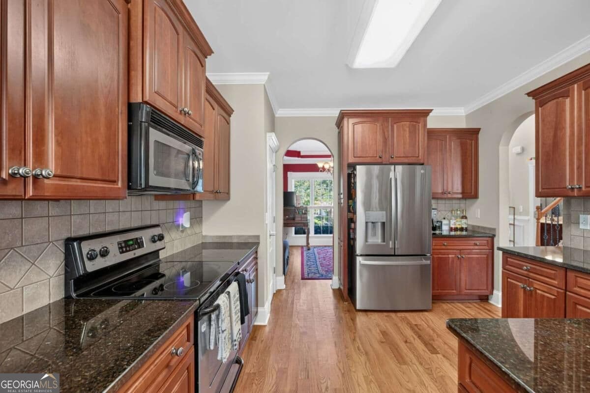 4 bedroom, 3.5 bathroom, 2,658 sq ft single family residence for sale at 109 W Lake Boulevard, Carrollton, GA 30116 — photo 9