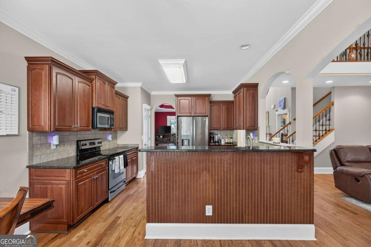 4 bedroom, 3.5 bathroom, 2,658 sq ft single family residence for sale at 109 W Lake Boulevard, Carrollton, GA 30116 — photo 10