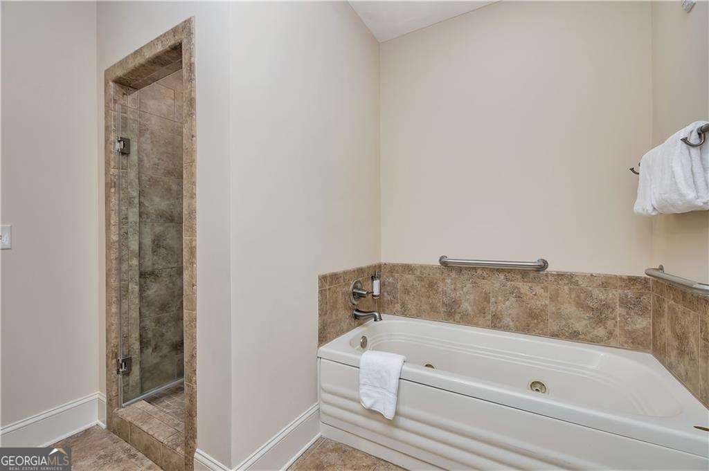 1 bedroom, 1 bathroom, 823 sq ft conversion for sale at 1015 Beachview Drive 103, St. Simons, GA 31522 — photo 9