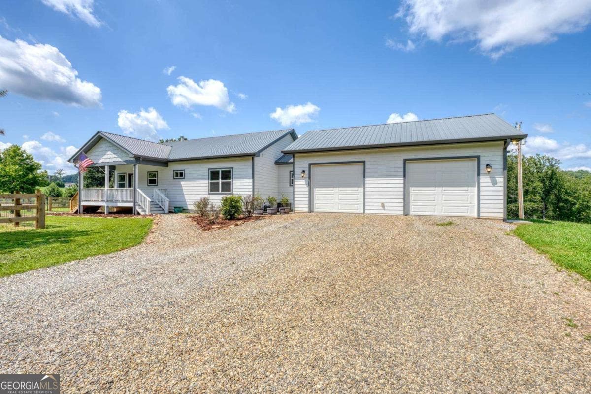 3 bedroom, 3 bathroom, 2,952 sq ft farm for sale at 192 Flowers Drive, Blairsville, GA 30512 — photo 8