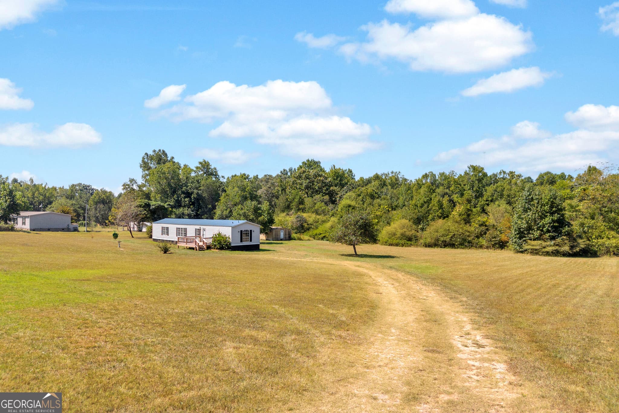 3 bedroom, 2 bathroom, 1,216 sq ft single family residence for sale at 820 E County Line Road, Danielsville, GA 30633 — photo 5