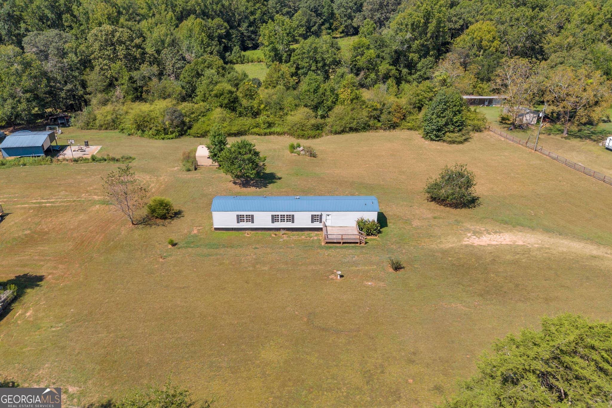 3 bedroom, 2 bathroom, 1,216 sq ft single family residence for sale at 820 E County Line Road, Danielsville, GA 30633 — photo 4
