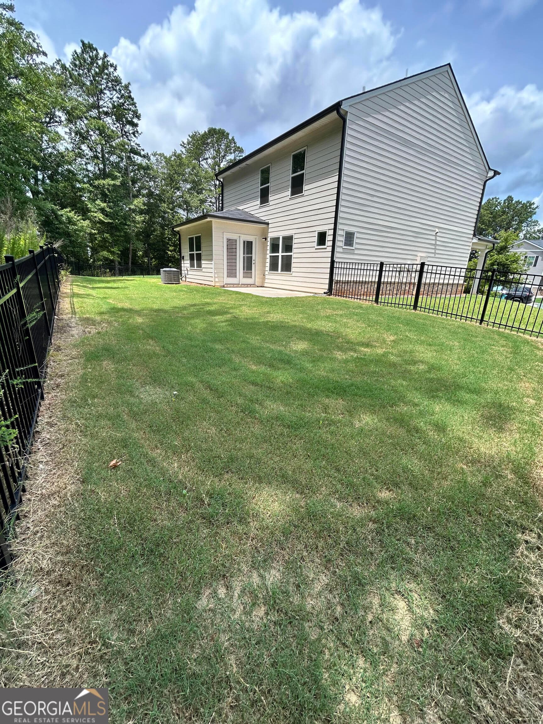 3 bedroom, 2.5 bathroom, 1,634 sq ft single family residence for rent at 284 Coastal Drive, Statham, GA 30666 for $1,849 a month — photo 2