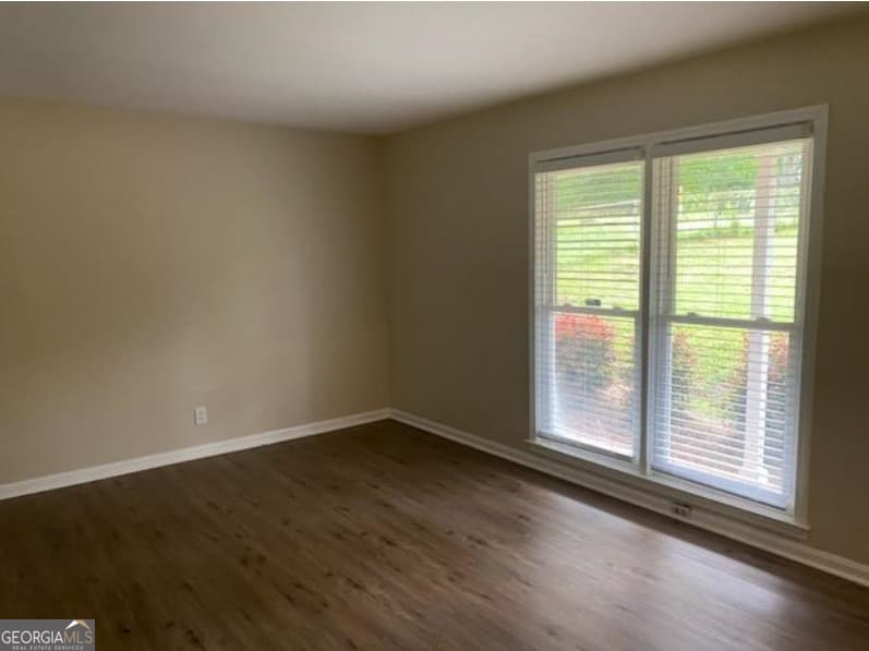 4 bedroom, 3 bathroom, 2,106 sq ft single family residence for sale at 3300 Primrose Road, Columbus, GA 31907 — photo 3