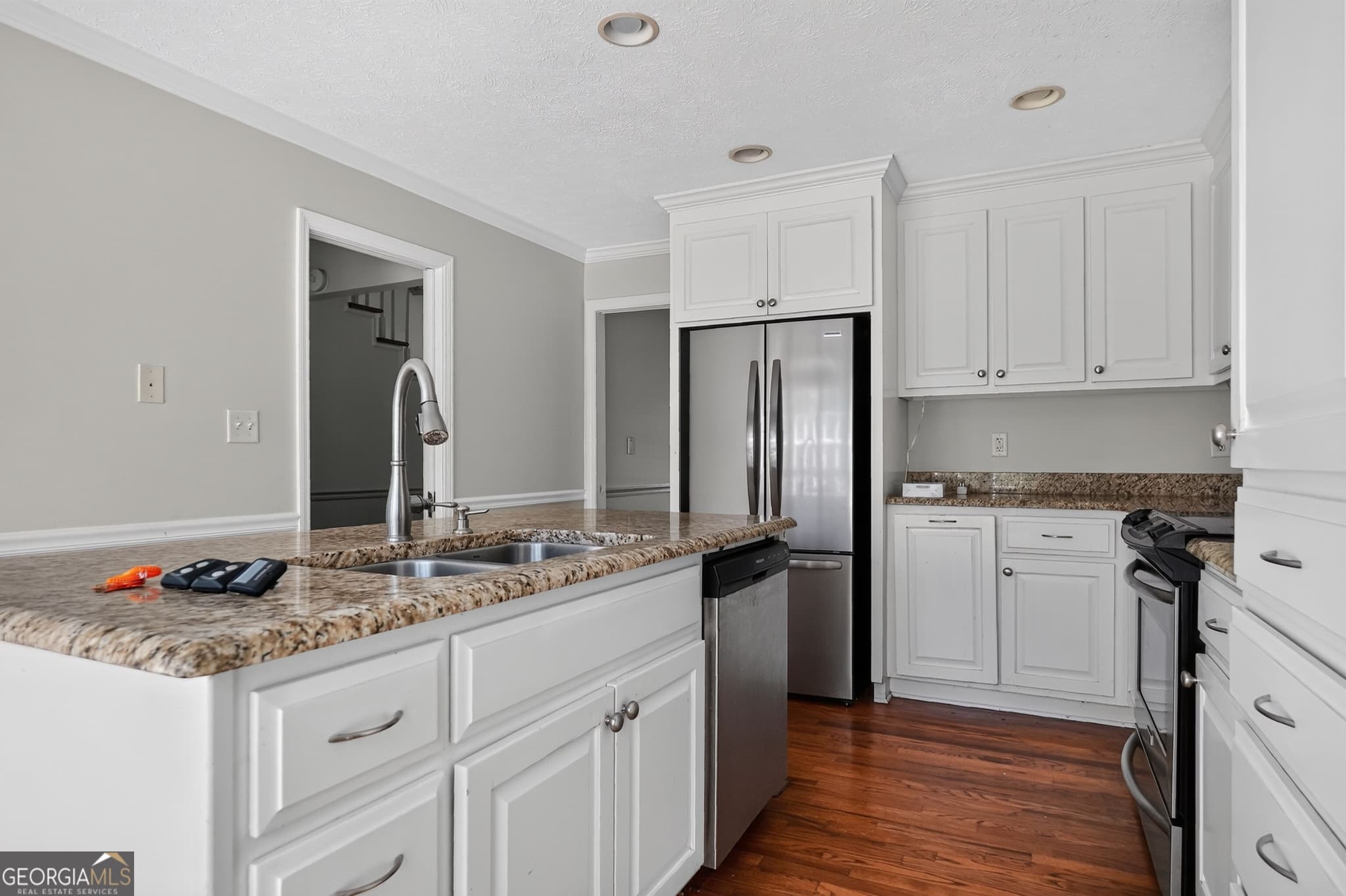 4 bedroom, 3.5 bathroom, 2,258 sq ft single family residence for sale at 2210 E Doublegate Drive, Albany, GA 31721 — photo 6