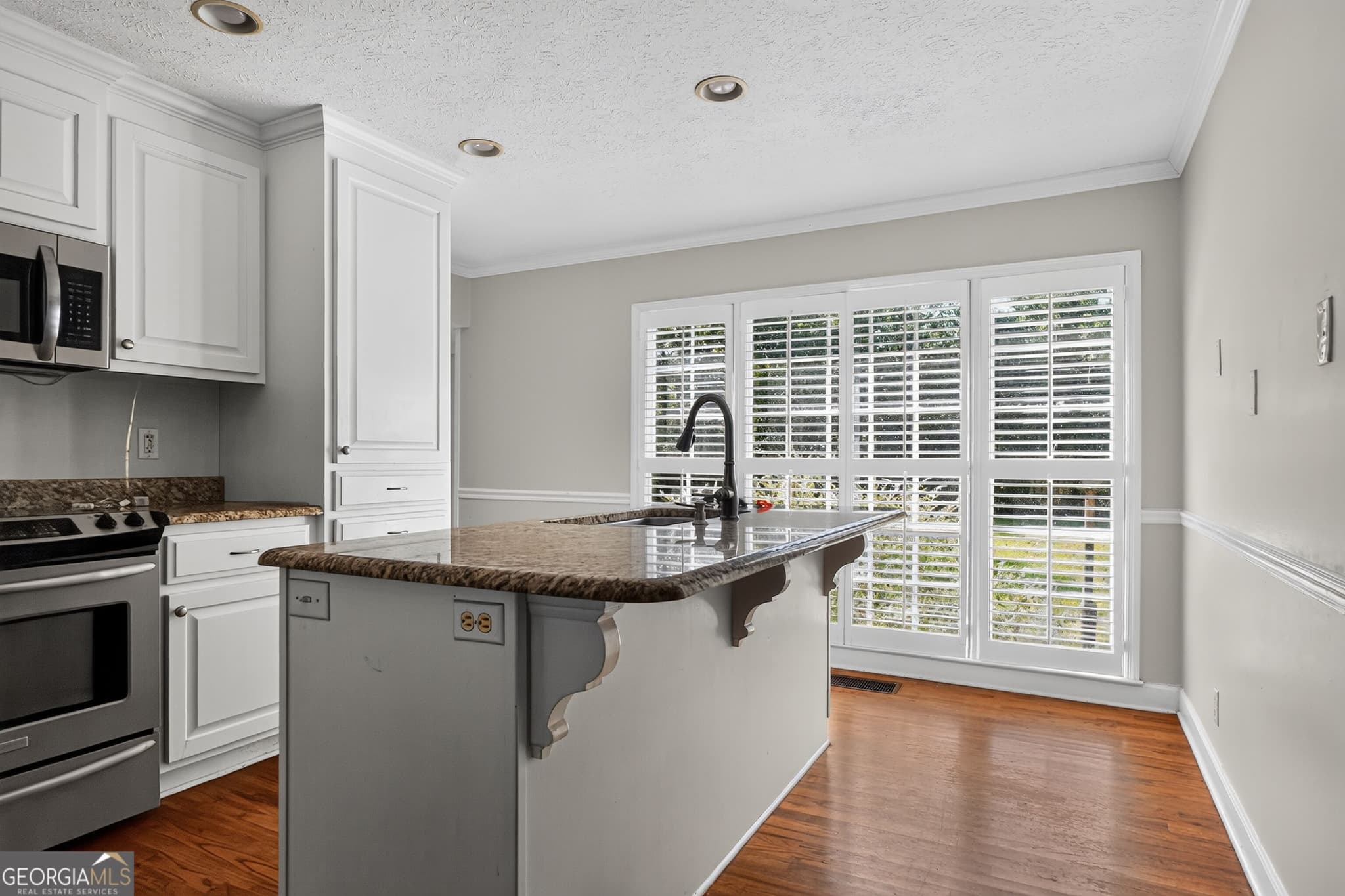 4 bedroom, 3.5 bathroom, 2,258 sq ft single family residence for sale at 2210 E Doublegate Drive, Albany, GA 31721 — photo 7