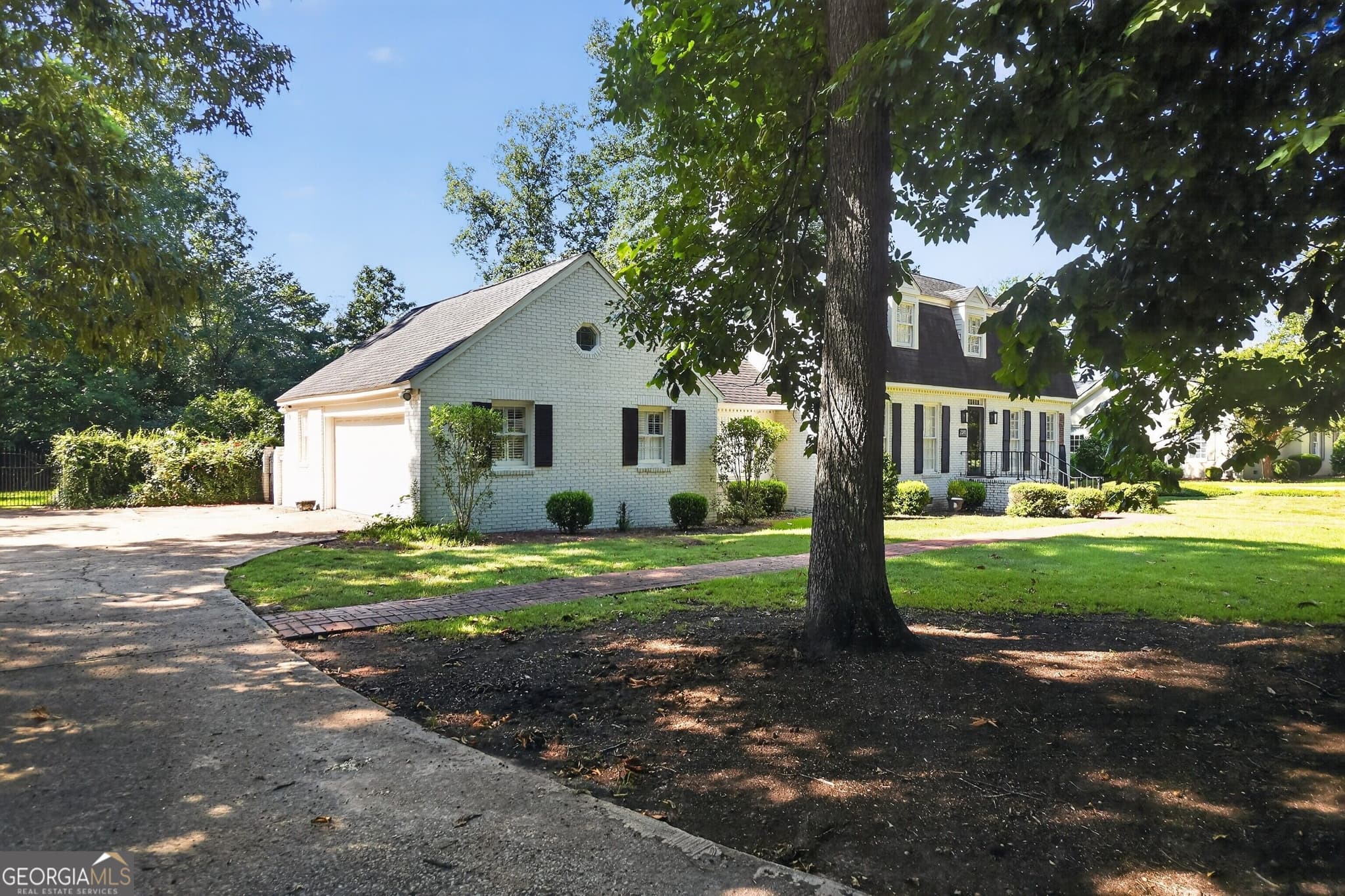 4 bedroom, 3.5 bathroom, 2,258 sq ft single family residence for sale at 2210 E Doublegate Drive, Albany, GA 31721 — photo 3
